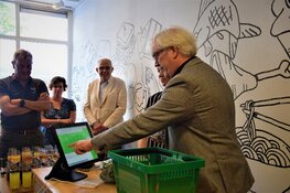 Bert van Alphen opent Verswinkel