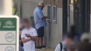 Den Haag - Gezocht - Diefstal bij parkeerautomaat Den Haag