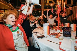 200 Haagse kinderen en ouderen dineren in Madurodam tegen eenzaamheid