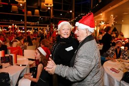 200 Haagse kinderen en ouderen dineren in Madurodam tegen eenzaamheid