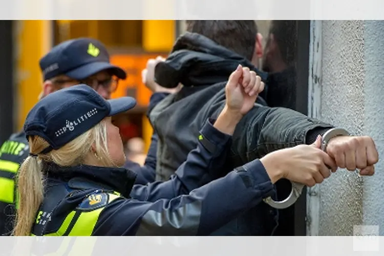 Straatroof leidt tot wapenvondst