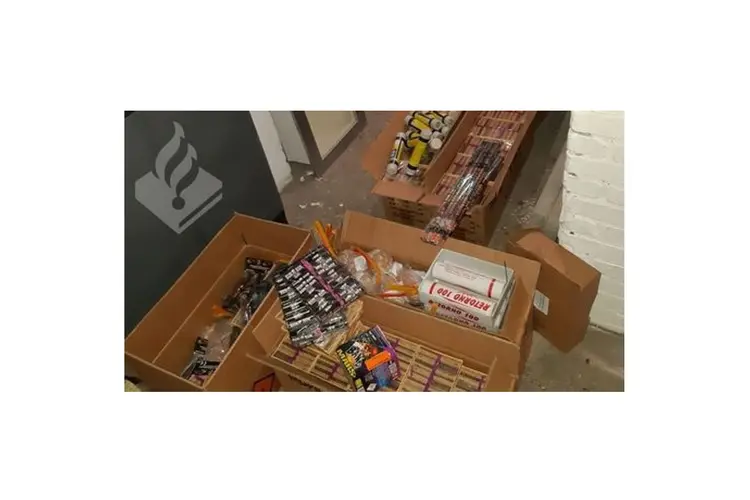 Bewoners krijgen waarschuwing woningsluiting en boete illegaal vuurwerk