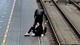 Gezocht: Zware mishandeling CS Den Haag