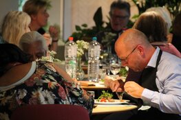 Haagse senioren en bedrijfsleven schuiven samen aan tafel in de Week tegen Eenzaamheid