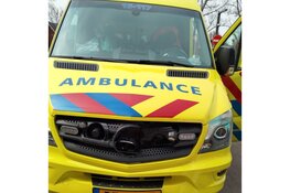 Supereend ramt ambulance