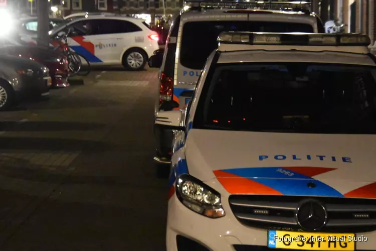 Pakketbezorger met geweld beroofd