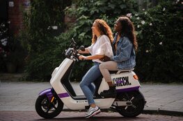 Elektrische deelscooteraanbieder Check lanceert in Delft