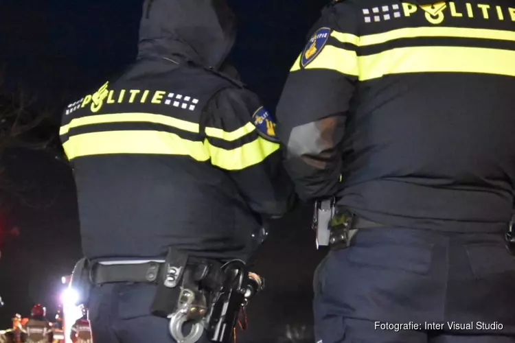 Melding over reiziger met vuurwapen; geen wapen aangetroffen
