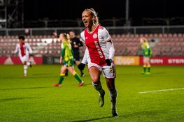 Ajax Vrouwen komen met de schrik vrij tegen ADO Den Haag