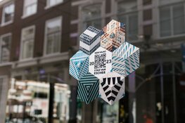 Den Haag hult zich in Escher Escher-doe-het-zelf-pakket voor ondernemers feestelijk gelanceerd