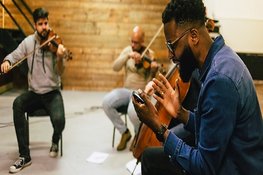 Haagse rappers brengen actuele, persoonlijke verhalen in Notes, Beats & Bars