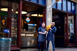 Bram Ladage Spuistraat viert 25-jarig bestaan met patat voor 25 cent