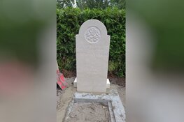 Nieuwe grafsteen voor oorlogsslachtoffer op De  Nieuwe Ooster