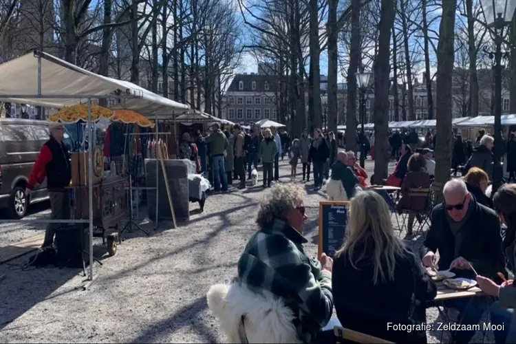 Zeldzaam Mooi Markt Lange Voorhout in Den Haag op 26 november 2023