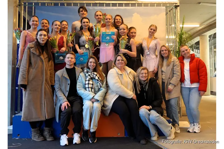 Podiumplaatsen voor Haagse kunstrijdsters op Gewestelijk Kampioenschap Zuid-Holland