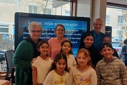 Leeskoning Den Haag : Aseel gekroond tot Leeskoningin tijdens boeiend bomvol evenement