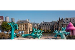Monumentale opblaaskunst met BlowUp Art X Pulchri Studio op het Lange Voorhout in Den Haag