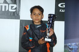 Karttalent Bruce Chirino pakt derde plek na indrukwekkende inhaalrace in GK4 Kart Series, speciaal voor papa