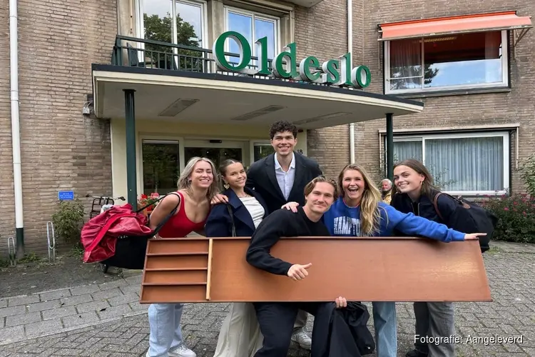 Terug in de tijd: studenten brengen vreugde en herinneringen bij bewoners Oldael