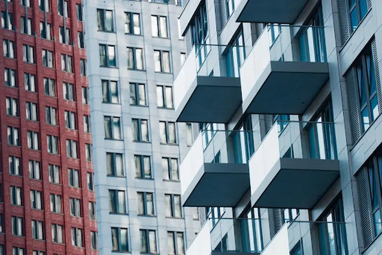 Je woning schilderen in Den Haag: zelf doen of uitbesteden?