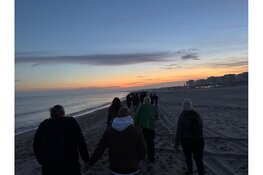 Wandeling bij zonsopkomst in Den Haag rond suïcidepreventie