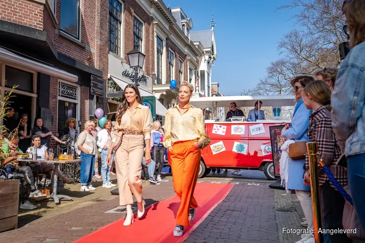 Rode loper uit in Huygenskwartier Voorburg Koopzondag vol inspiratie