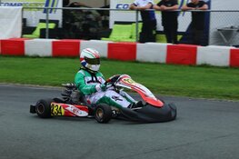 Kartcoureur Akio Sadula pakt eindelijk zijn verdiende podium in Strijen