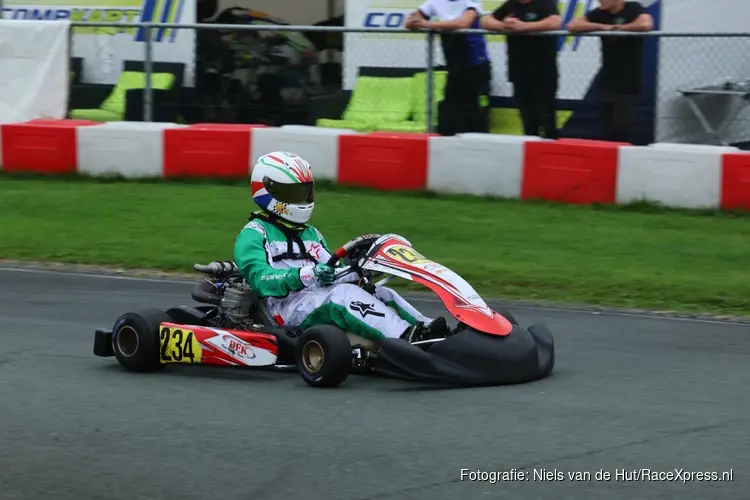 Kartcoureur Akio Sadula pakt eindelijk zijn verdiende podium in Strijen