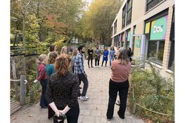 Ministeries OCW en SZW op bezoek bij succesvolle NPO-pilot van Dak en 2Samen