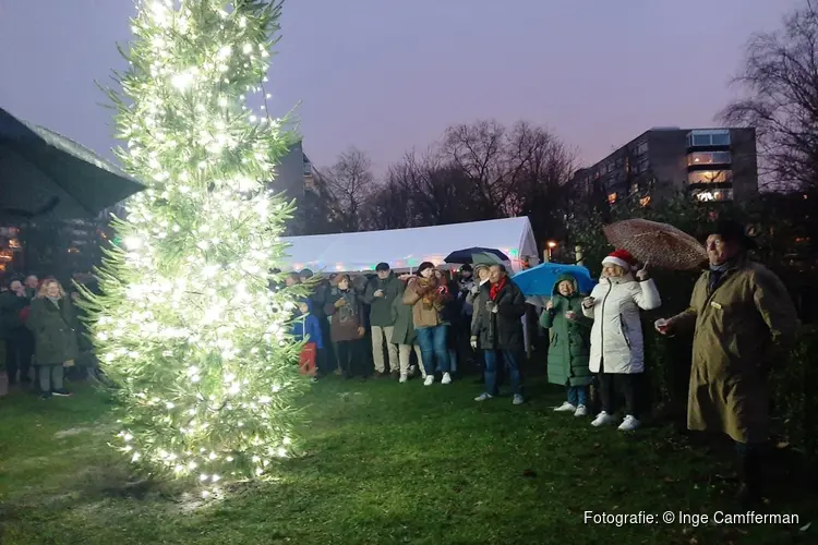 Ontsteken van de Kerstlichtjes op het Mozartpark