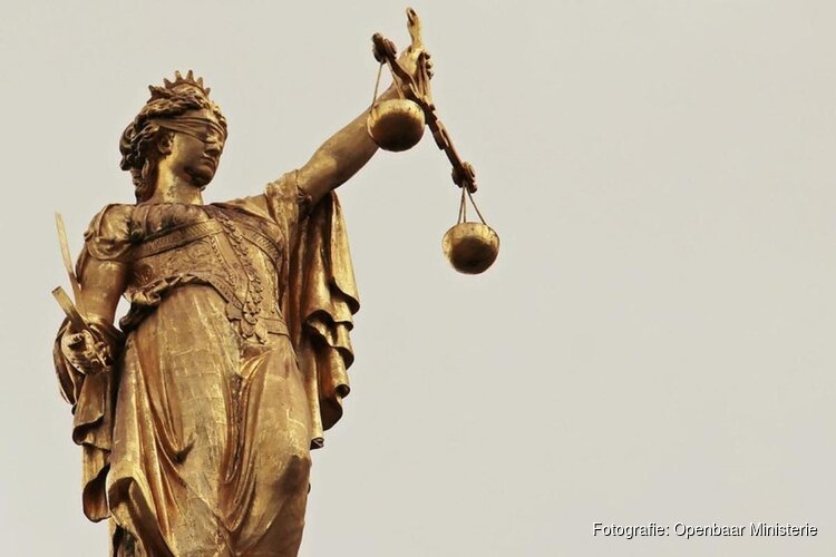 Luchtvaarzitting: straffen voor misdragen aan boord, schijnen met laser op een politiehelikopter en vliegen met drone rond NAVO-top