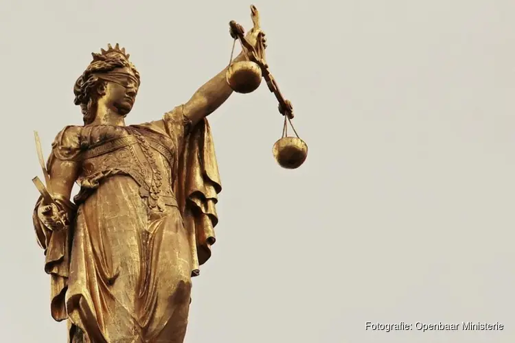 Luchtvaarzitting: straffen voor misdragen aan boord, schijnen met laser op een politiehelikopter en vliegen met drone rond NAVO-top