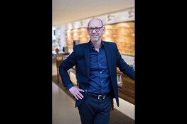 100 jarig jubileumjaar van optiek winkel Petros The Hague