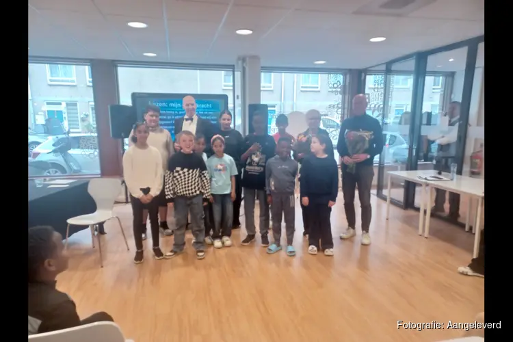 Leeskoning Yoonis: “Nog duizenden boeken”