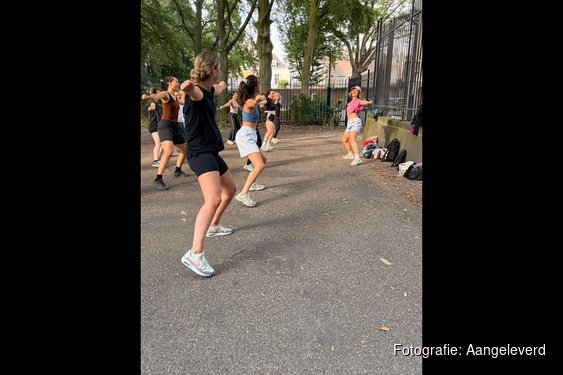 Wachtlijst voor dansles in de Paleistuin: startende onderneemster begint in september vaste lessen in het centrum