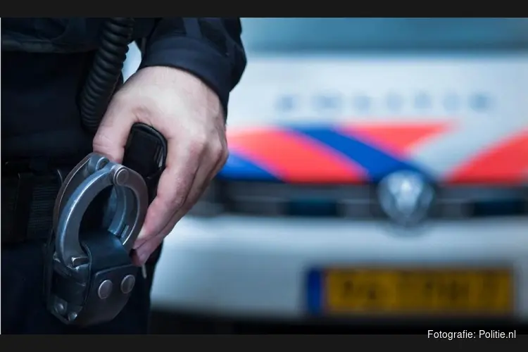 Automobilist zonder rijbewijs voor negende keer betrapt na ongeval tijdens achtervolging
