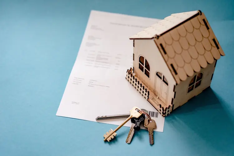 Een huis kopen in Den Haag: hoe bereid je je financieel goed voor op een sterk bod?