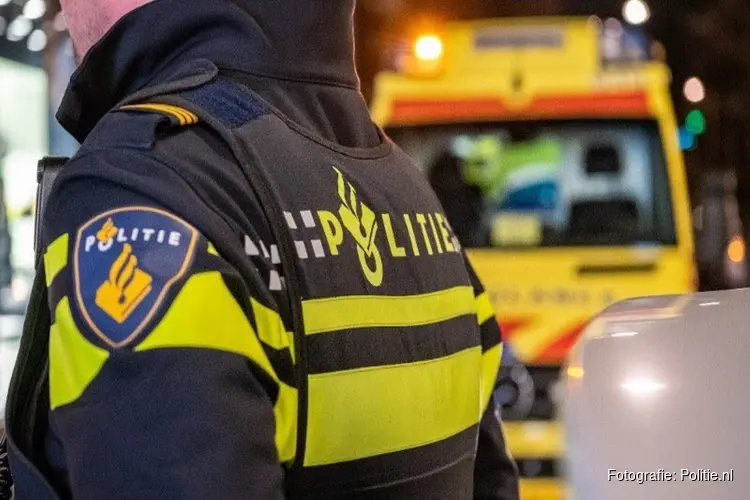 Fietser zwaargewond na aanrijding met bestelauto in Den Haag