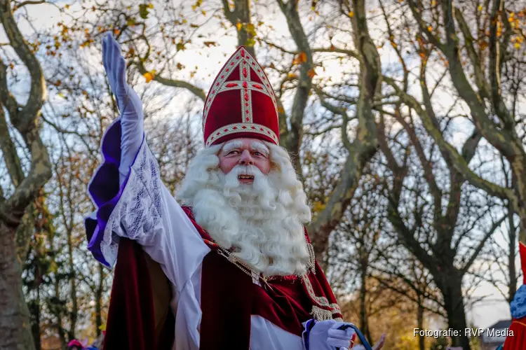 Sinterklaas komt 14 november aan in Scheveningse haven